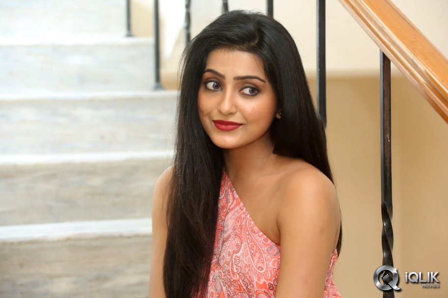 Avantika-at-Maaya-Movie-First-Look-Launch